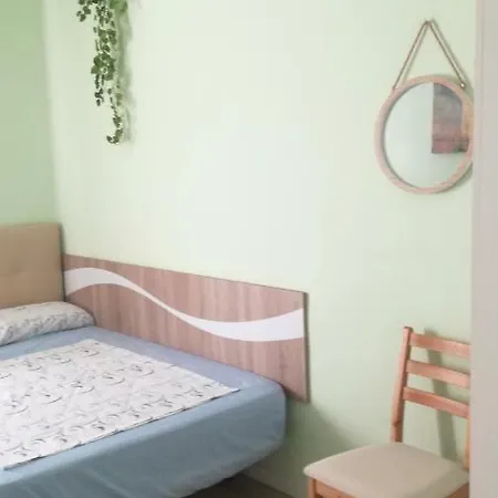 Piso En Malvarrosa * Valensiya